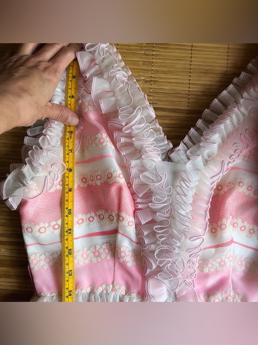 Vintage ruffled pink and white gown with sheer overlay - Picture 7 of 8